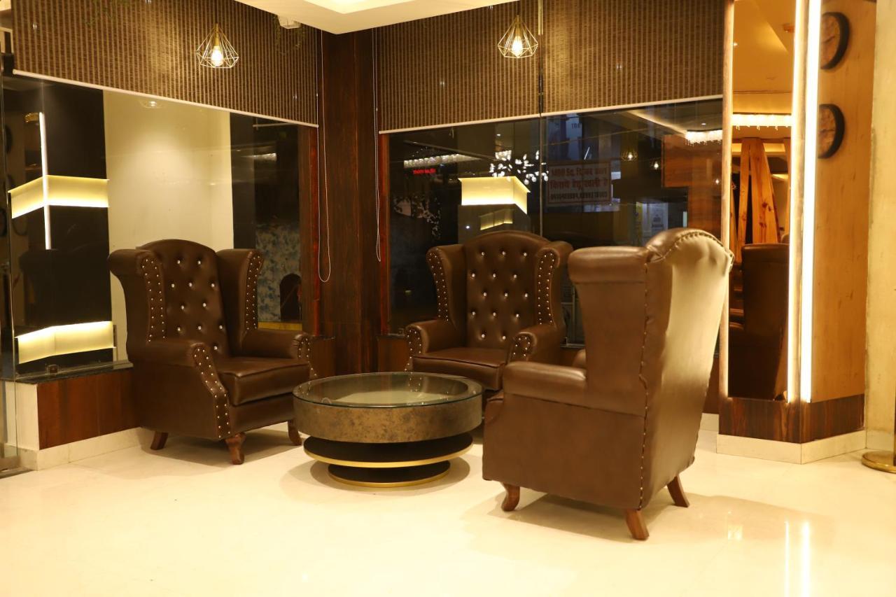Hotel Emperio Grand Лакхнау Екстер'єр фото